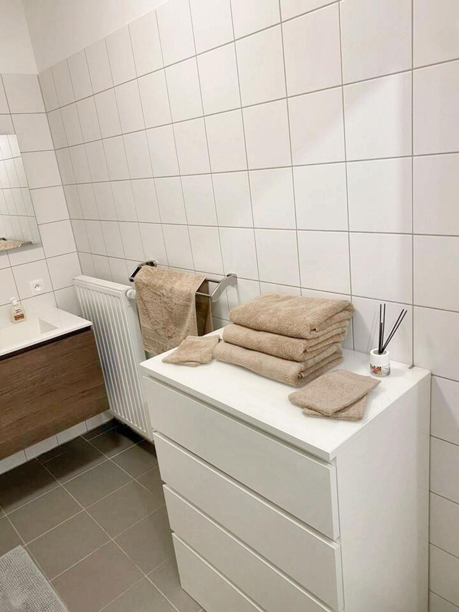 Modern Apartment In Cureghem Anderlecht 134 M² + Terrace Brussel Bagian luar foto