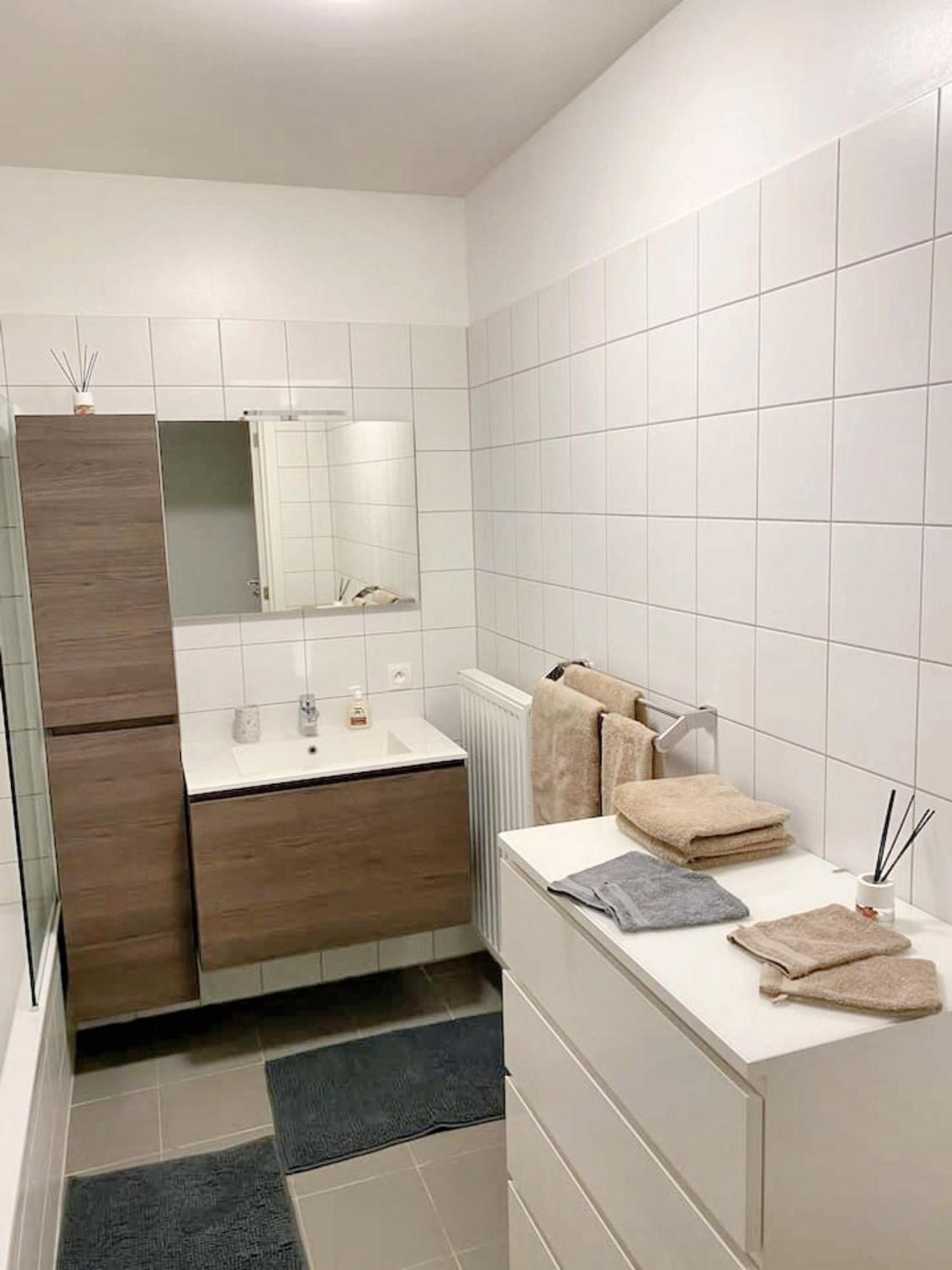 Modern Apartment In Cureghem Anderlecht 134 M² + Terrace Brussel Bagian luar foto