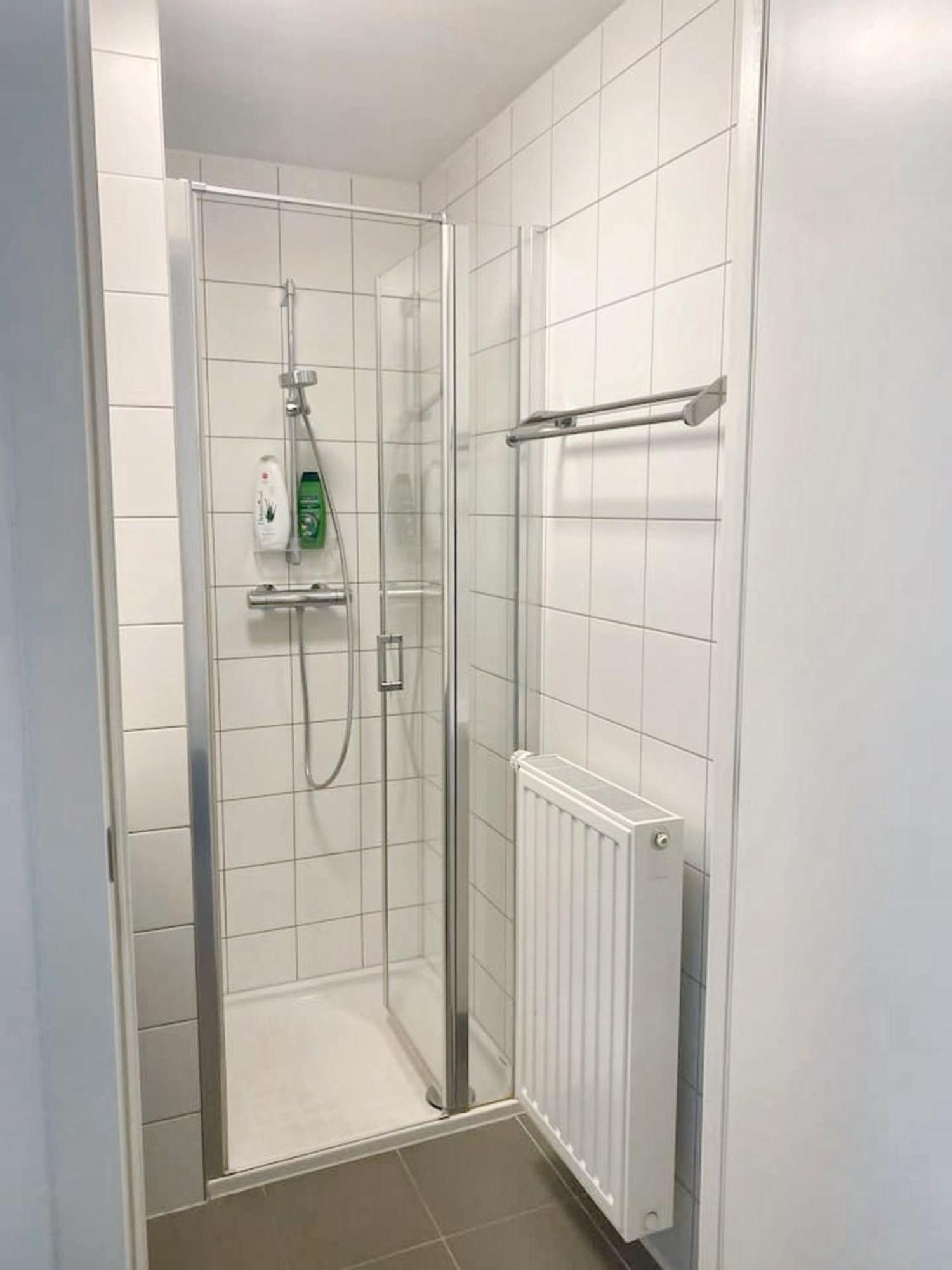 Modern Apartment In Cureghem Anderlecht 134 M² + Terrace Brussel Bagian luar foto