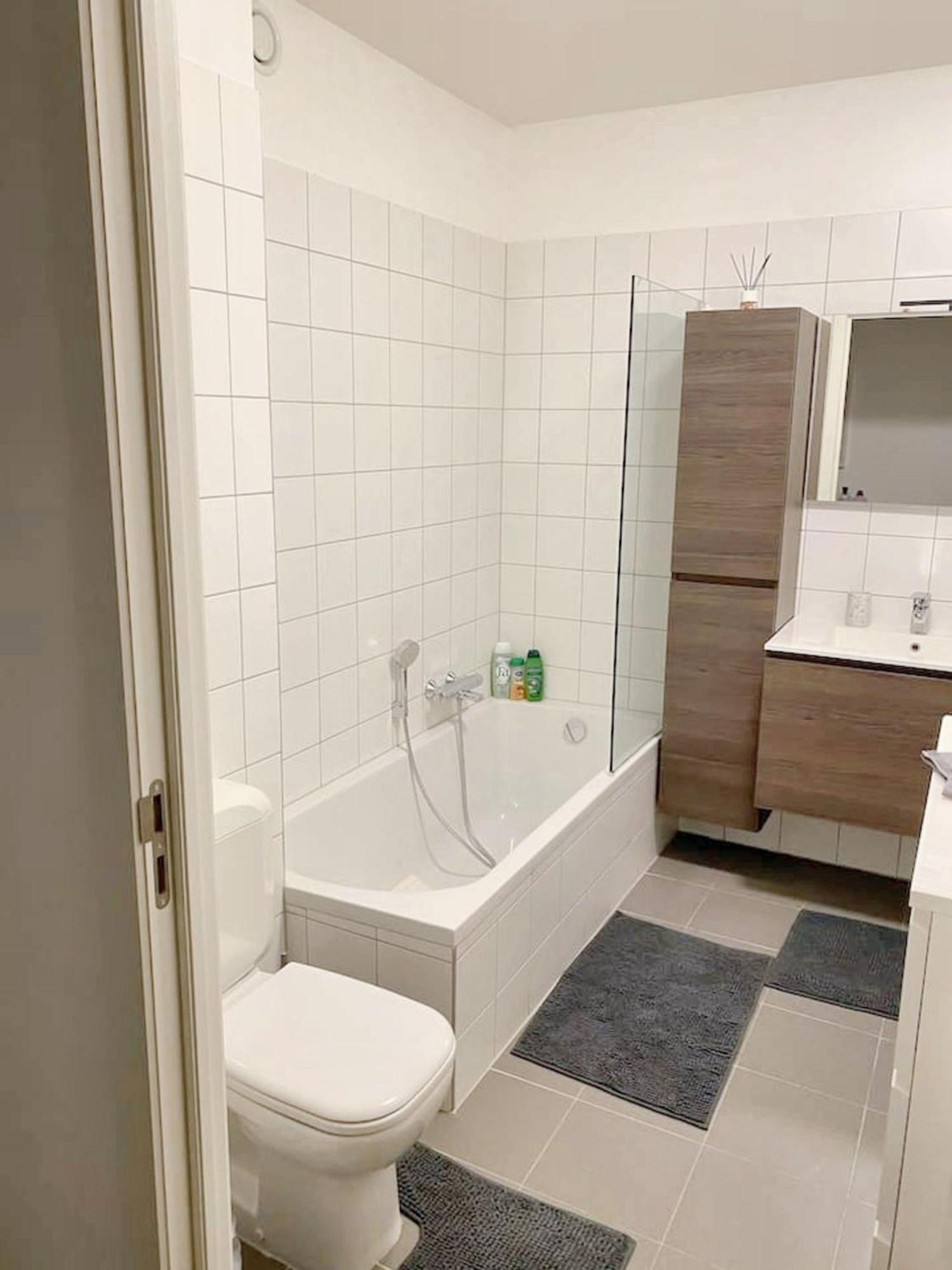 Modern Apartment In Cureghem Anderlecht 134 M² + Terrace Brussel Bagian luar foto