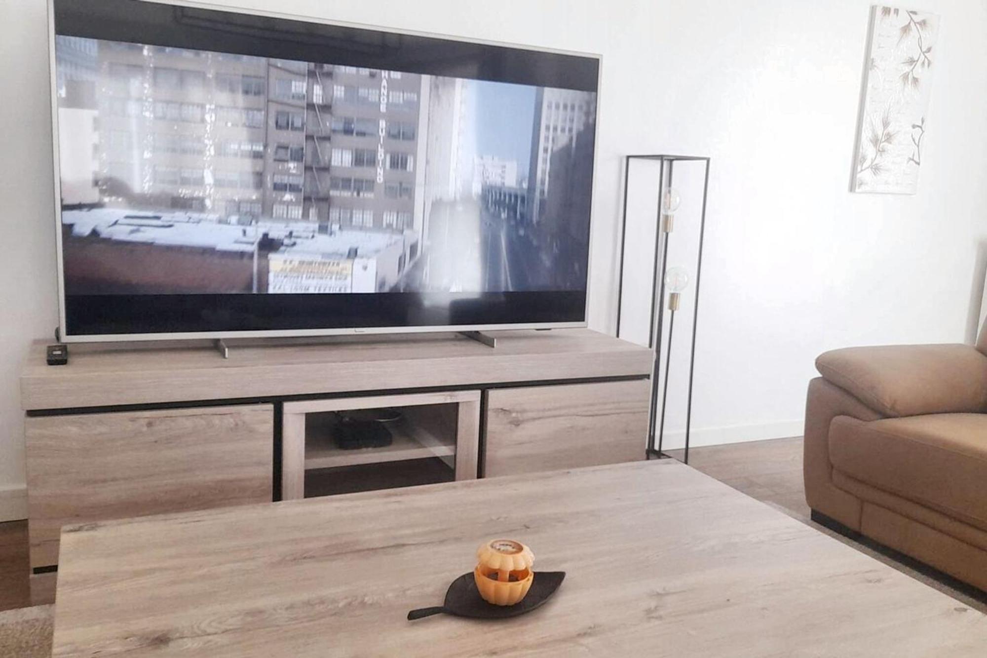Modern Apartment In Cureghem Anderlecht 134 M² + Terrace Brussel Bagian luar foto