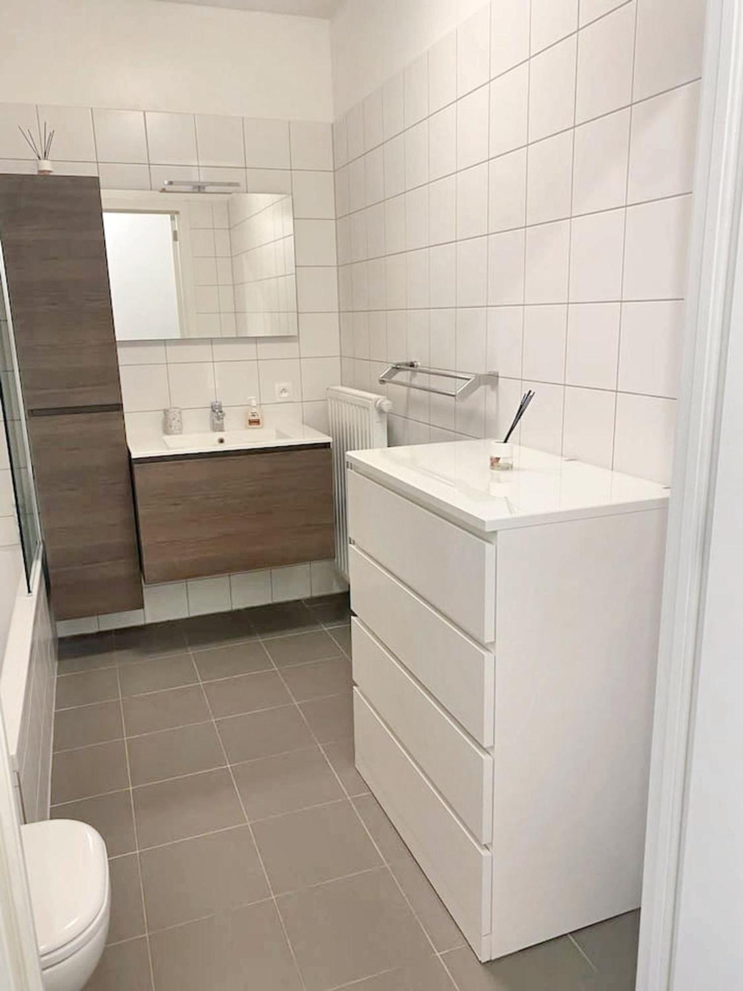 Modern Apartment In Cureghem Anderlecht 134 M² + Terrace Brussel Bagian luar foto