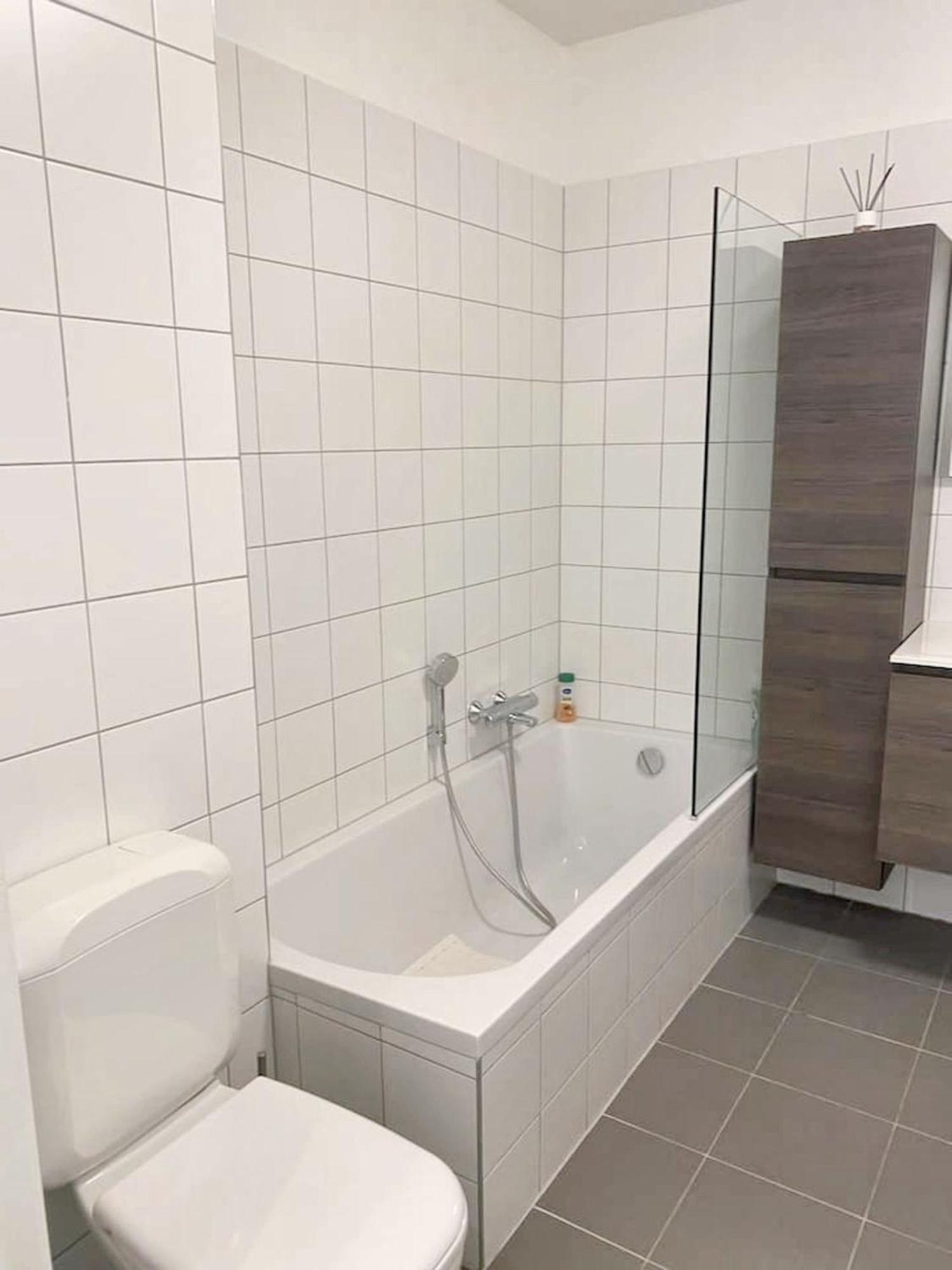 Modern Apartment In Cureghem Anderlecht 134 M² + Terrace Brussel Bagian luar foto